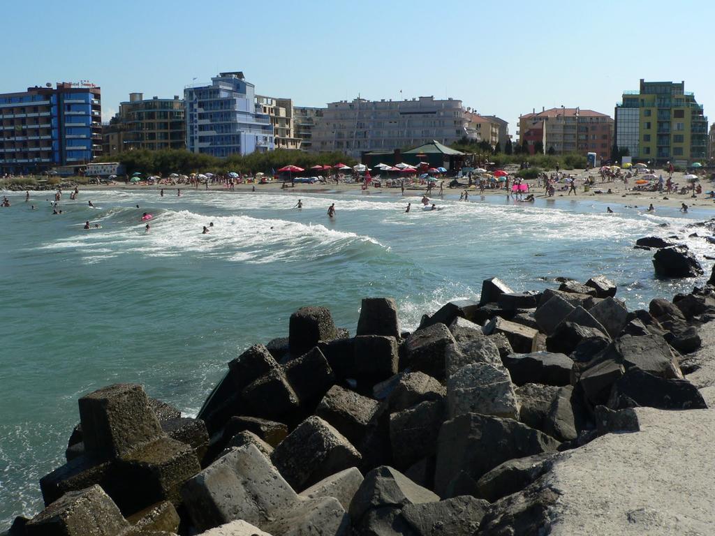 Sunny Bay Beach Hotel Pomorie Exterior photo