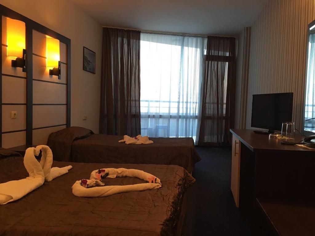 Sunny Bay Beach Hotel Pomorie Exterior photo